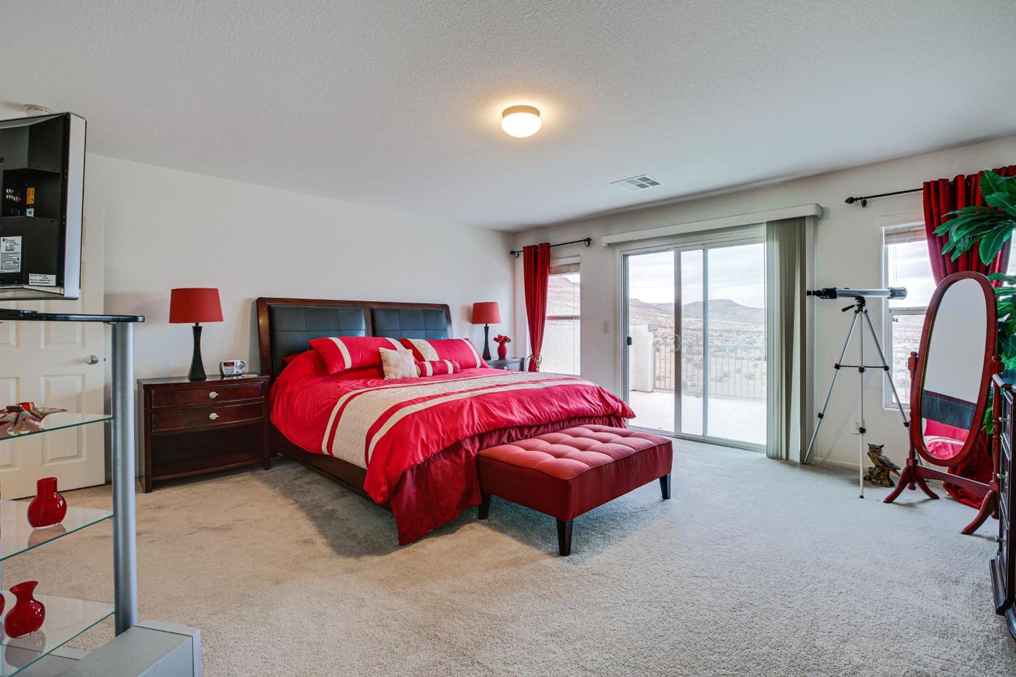 Vegas With Mtn Views 13 Mi To The Strip! Holiday home Las Vegas